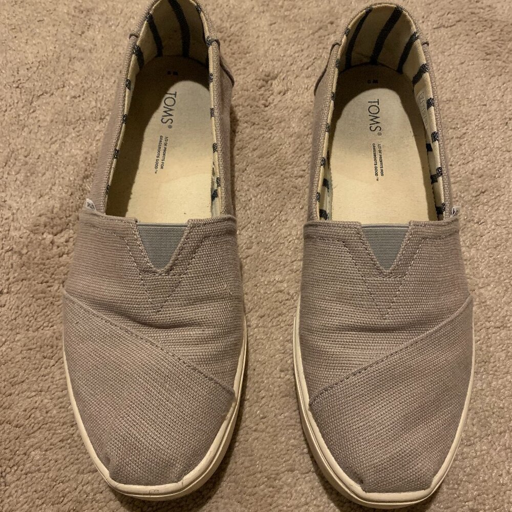 Toms W9 light gray fabric in perfect condition